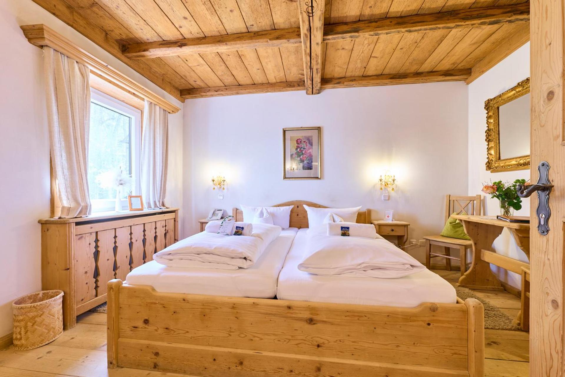 Hotel Waldgasthof Buchenhain Baierbrunn Exterior photo