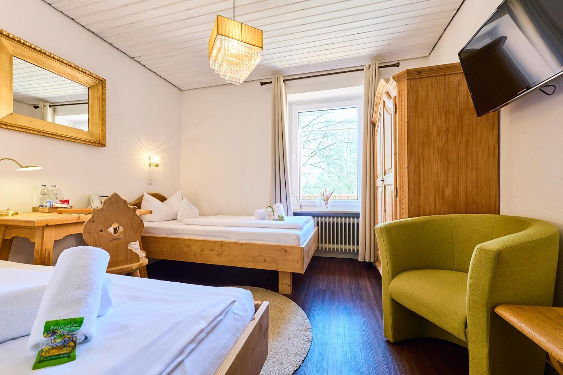 Hotel Waldgasthof Buchenhain Baierbrunn Exterior photo