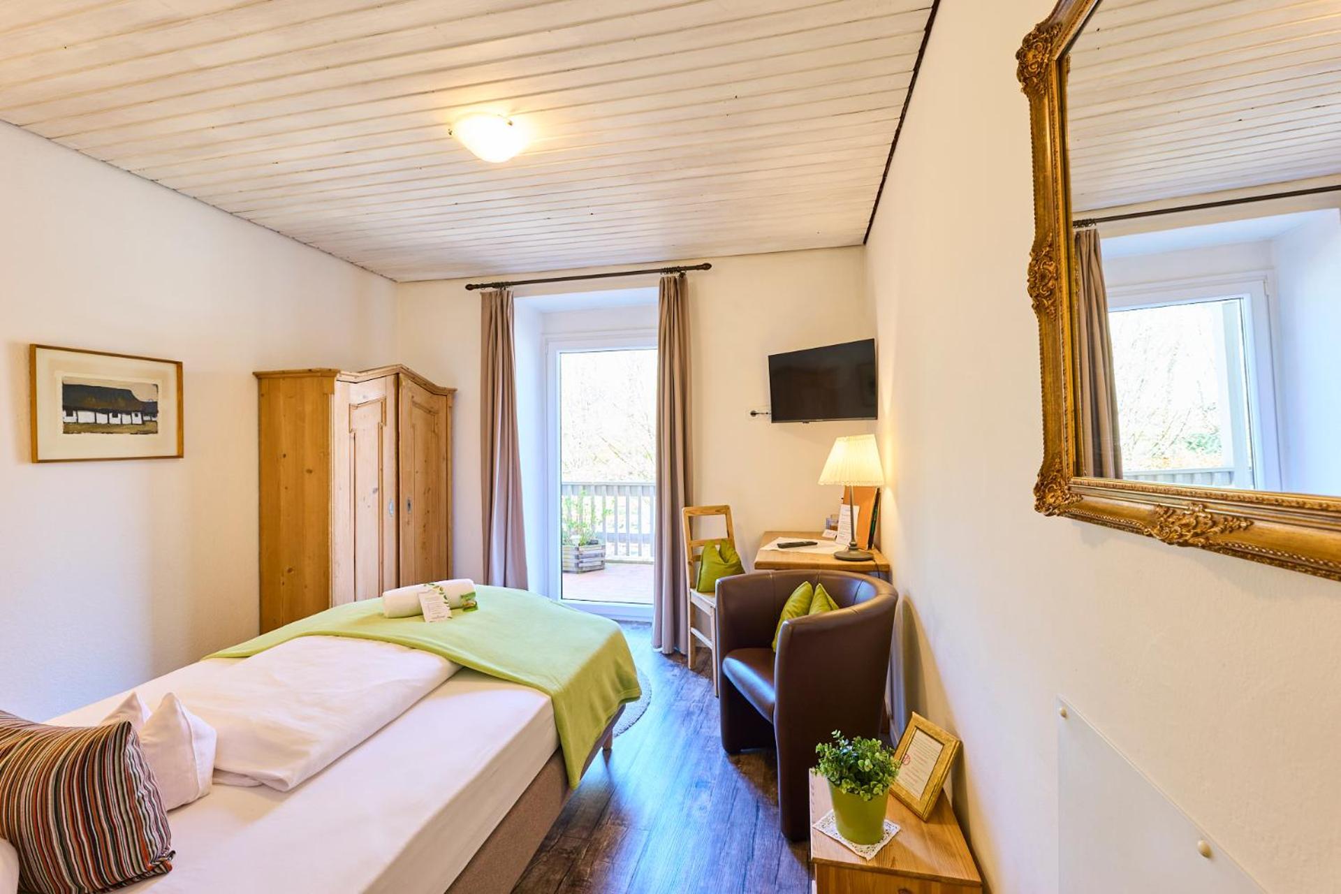 Hotel Waldgasthof Buchenhain Baierbrunn Exterior photo