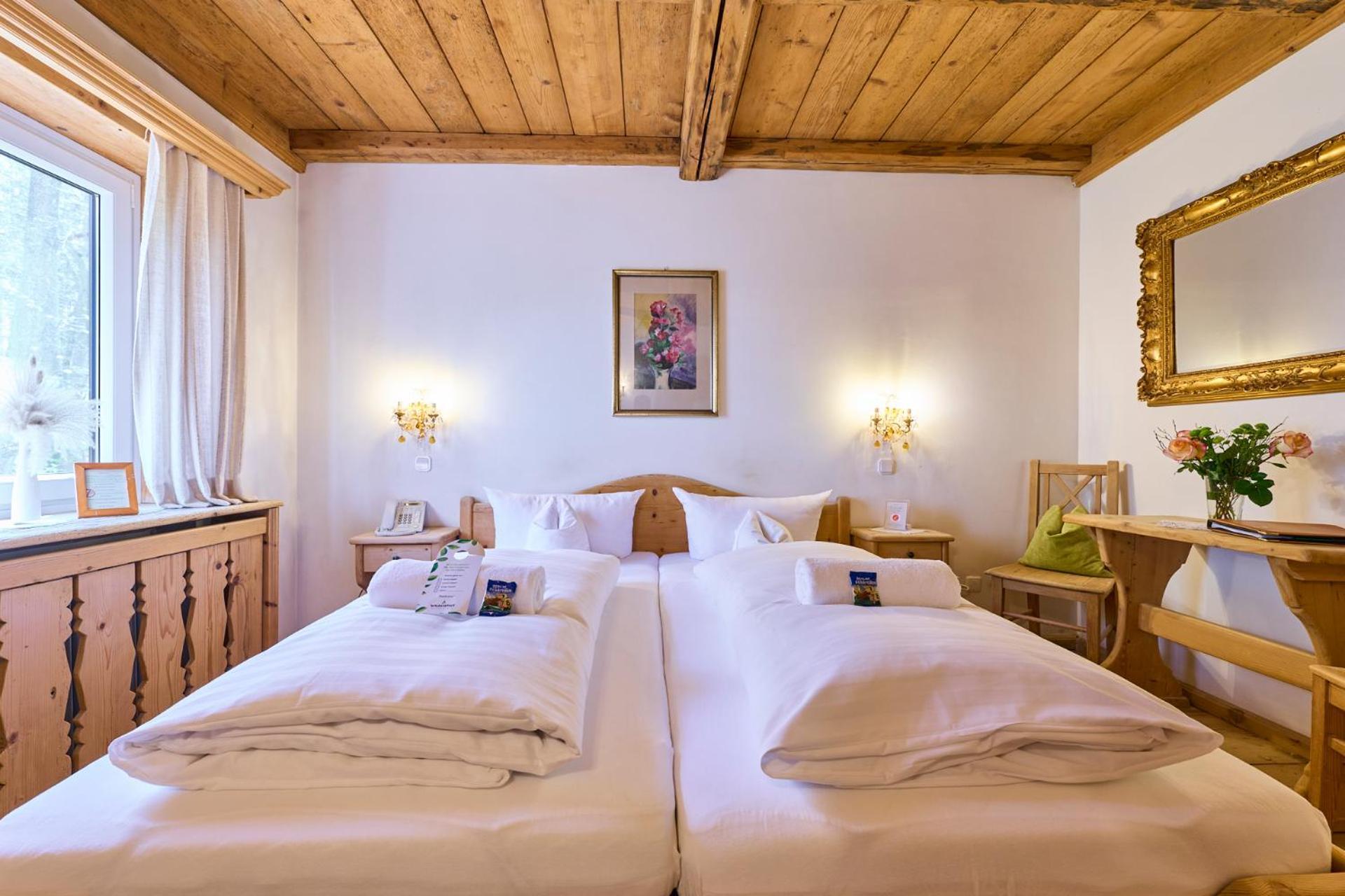 Hotel Waldgasthof Buchenhain Baierbrunn Exterior photo