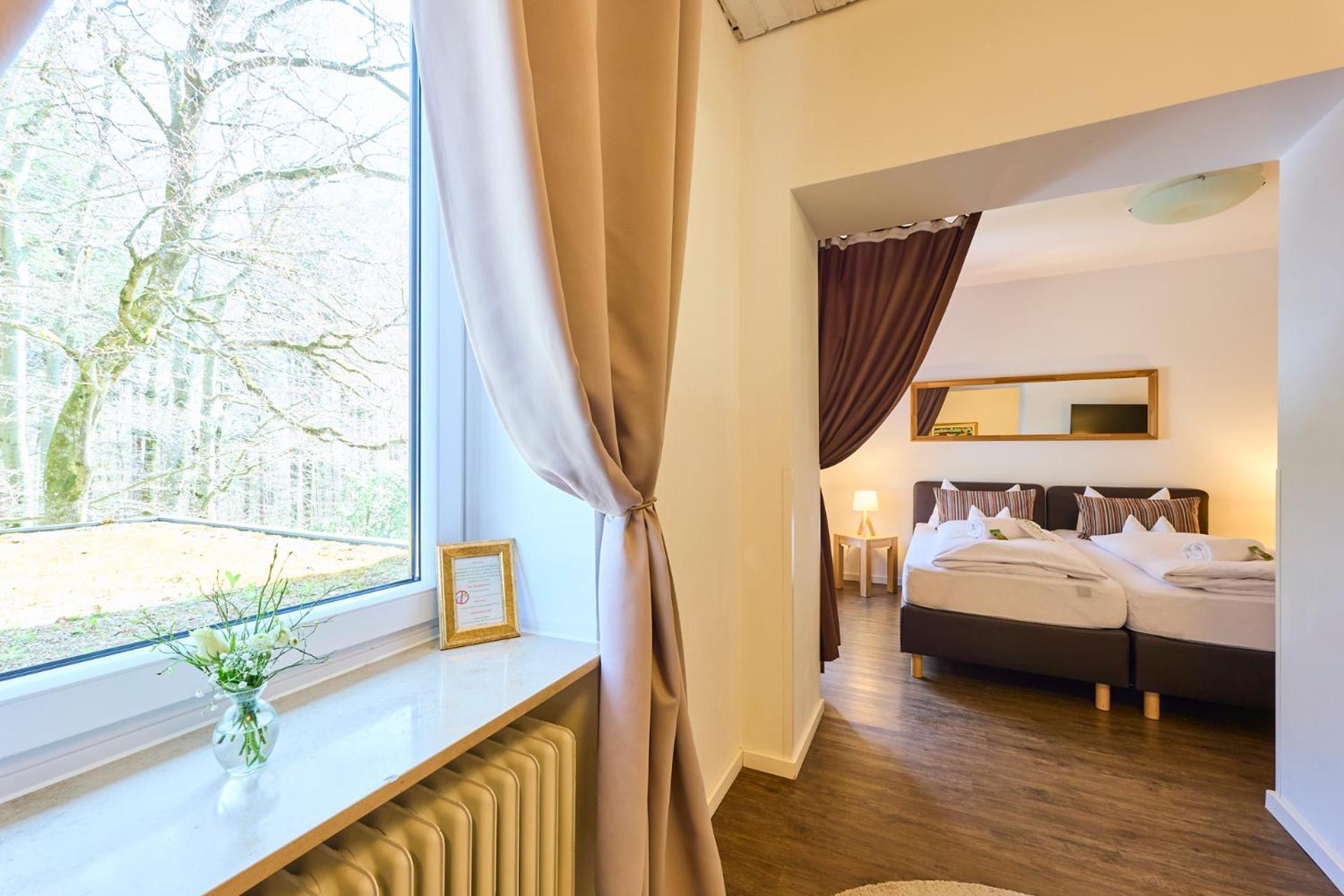 Hotel Waldgasthof Buchenhain Baierbrunn Exterior photo